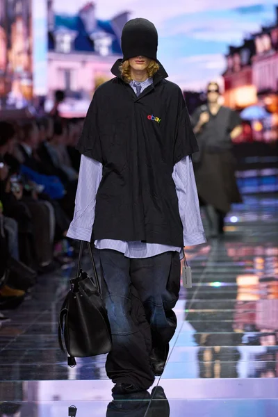 Look 37
